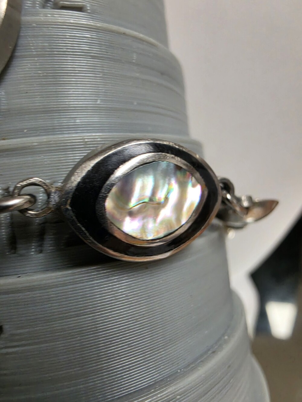 Vintage Mexican Abalone & Black Inlay Jewelry Set - Oval Link Bracelet & Dangle - Picture 7 of 9